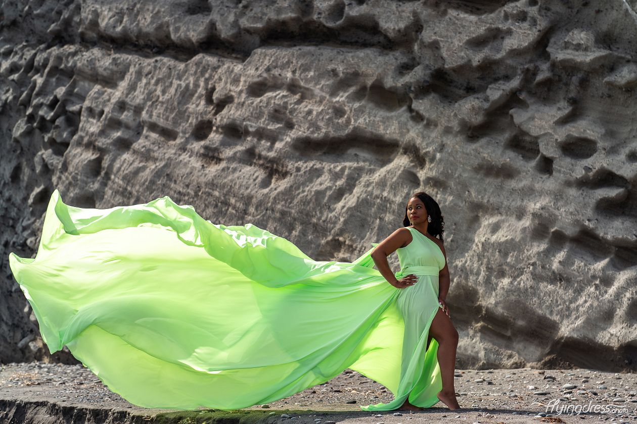 https://cdn.flyingdress.photo/images/styles/article_image_full/columbus-green-dress.jpg