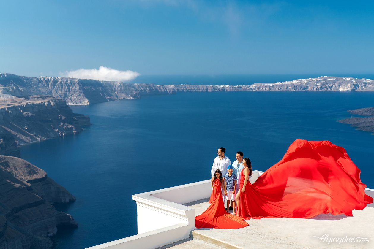 Flying dress family photoshoot in Santorini, Greece