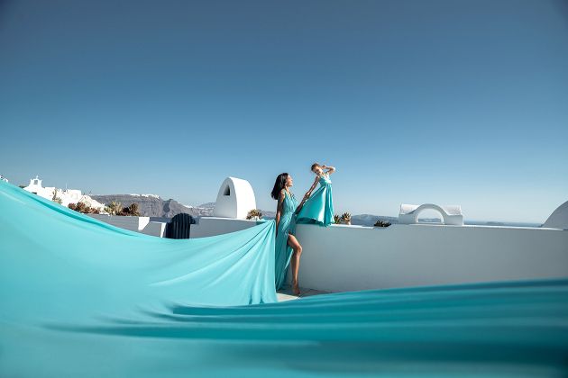 Mom and daughter photoshoot in Santorini dress