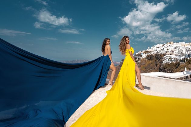 Flying Santorini dress group shoot