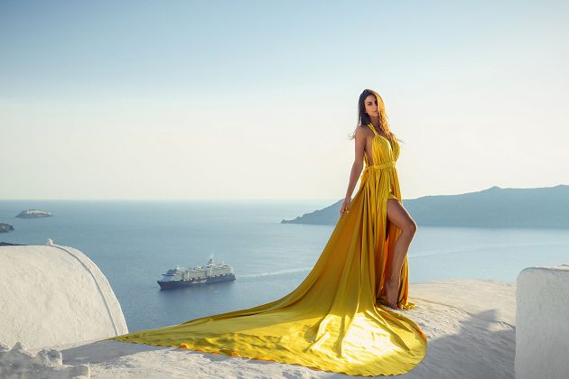 Santorini yellow dress photoshoot